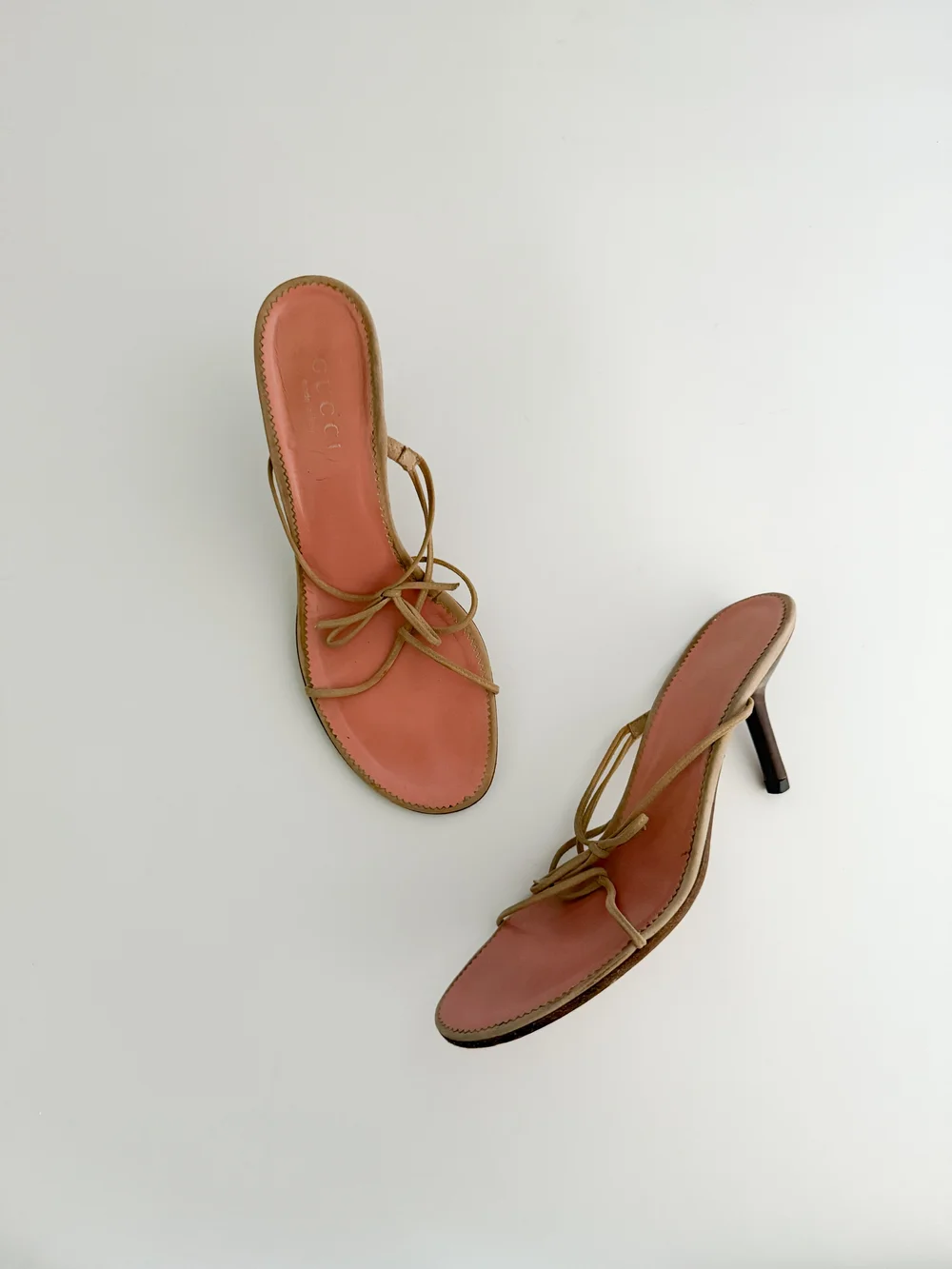 靴 Gucci Beige bow GG mules Gucci Beige Leather & Pink Bow Sandal Heels (US 9B / US 9.5